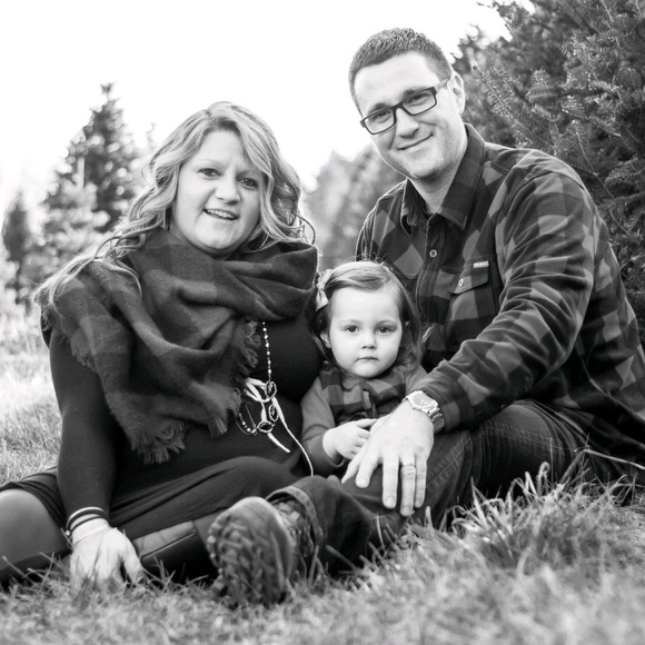 Meet your Posher, Elisa - Picture 1 of 1